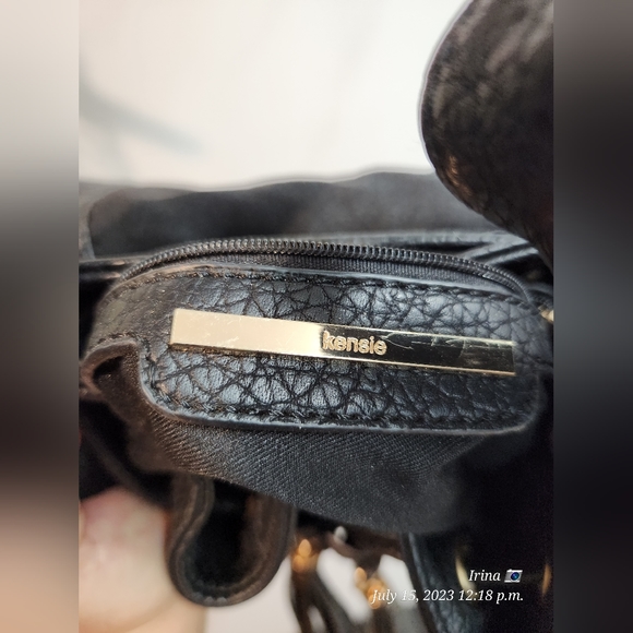 Small cute Kensie black classy purse - Picture 4 of 8
